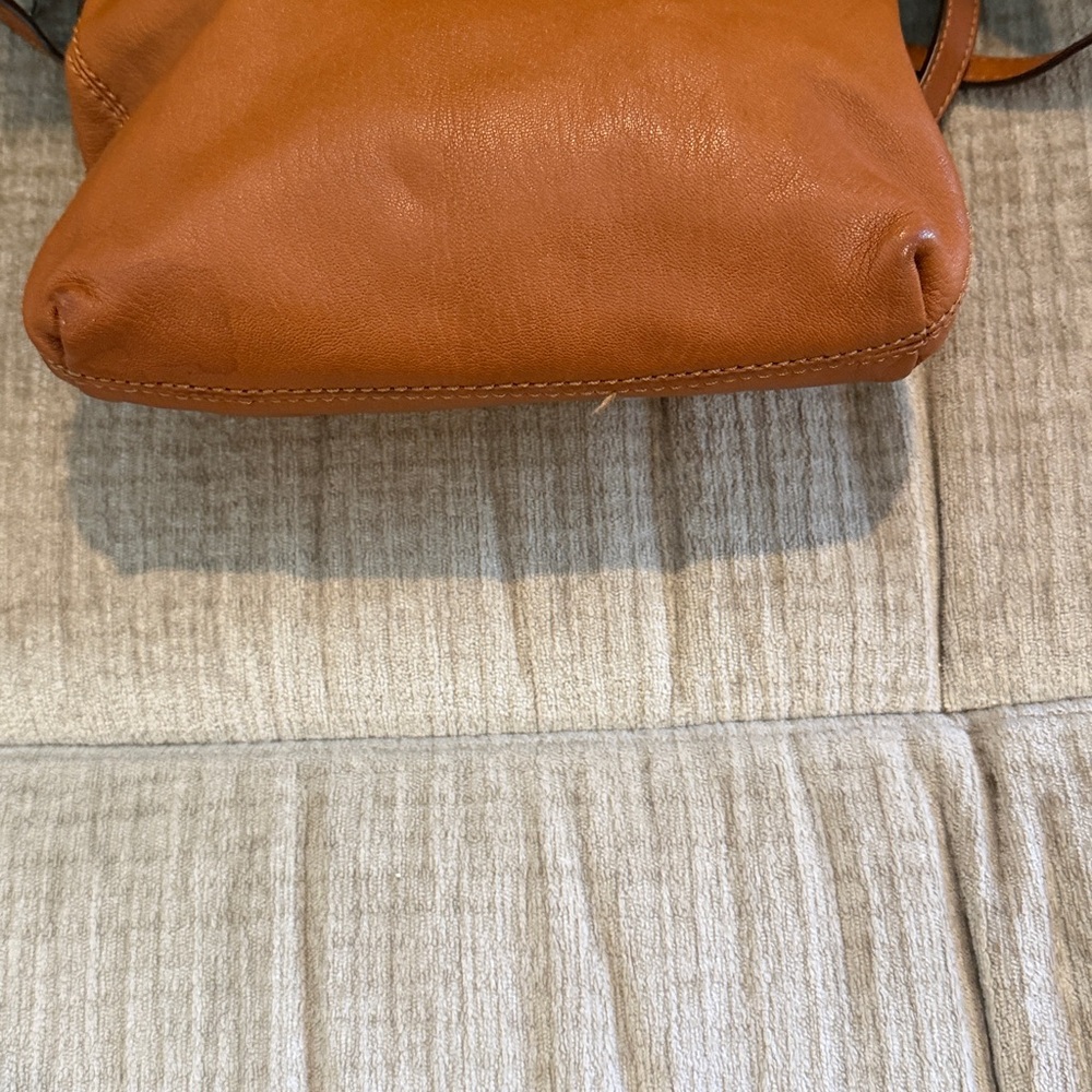 Michael Kors Brown Leather Hamilton pebbledCrossbody Bag in warm brown - Picture 4 of 9